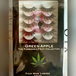 Green 🍏 faux mink lashes